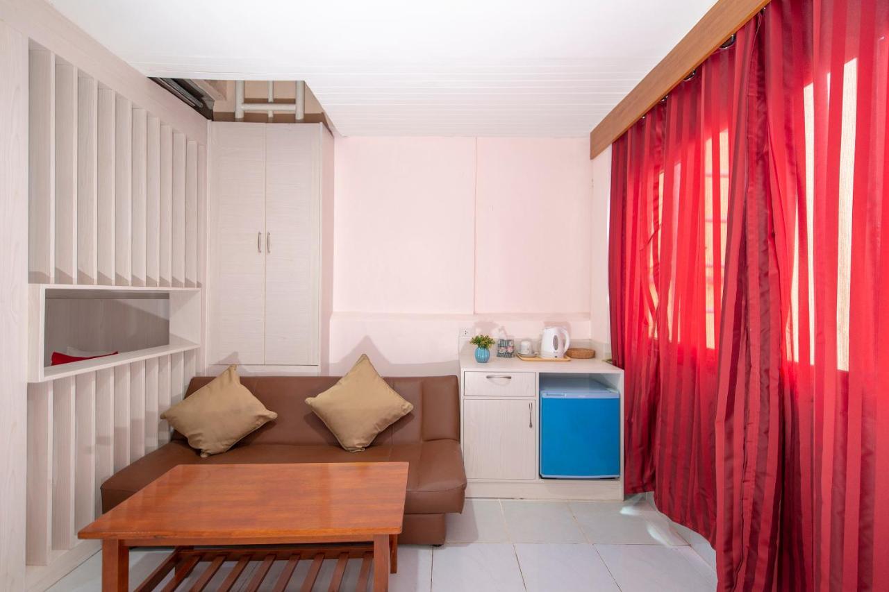 Oyo 328 Onion House Hotel Kata Beach  Buitenkant foto